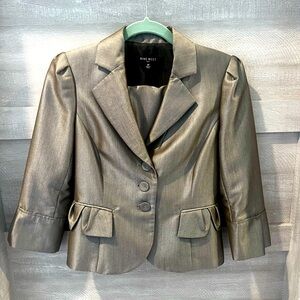 Nine West Suit - Women’s Gold 2-Piece, size 4 Petite